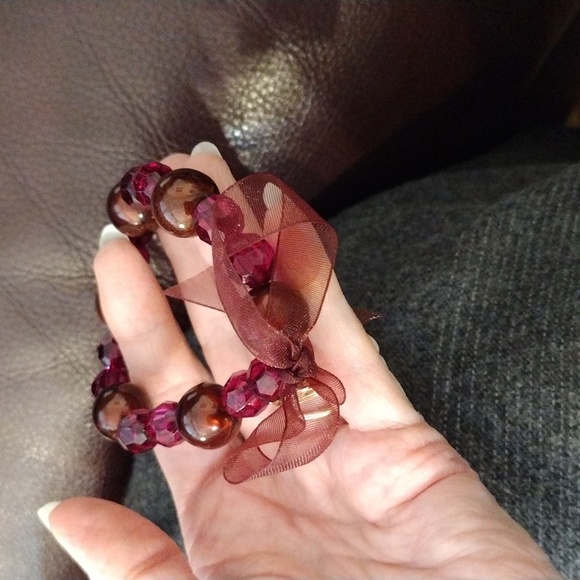 EUC Younique Makeup Bag with Goodies - Picture 9 of 14